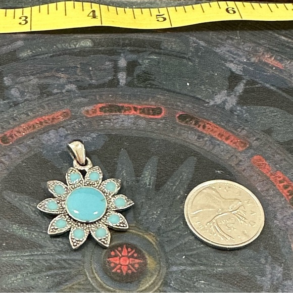 ENAMEL and metal flower pendant GUC - Picture 1 of 7